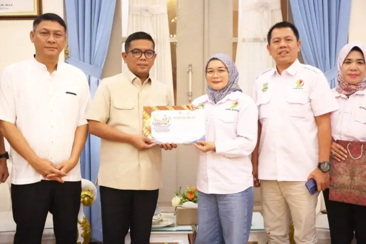 AUDIENSI -- Gubernur Banten Andra Soni, beraudiensi dengan jajaran pengurus KORMI Provinsi Banten. (ISTIMEWA)