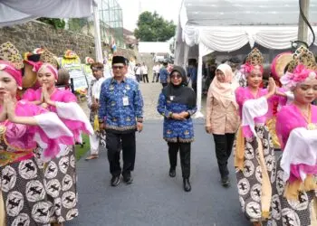 PERESMIAN -- Bupati Pandeglang Raden Dewi Setiani, meresmikan Gedung Pelayanan Pajak Badan Pendapatan Daerah (Bapenda) Kabupaten Pandeglang, Rabu (28/10/2026). (ISTIMEWA)