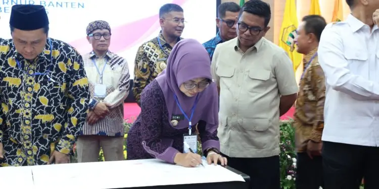RAKOR -- Suasana Rapat Koordinasi (Rakor) Penguatan Tata Kelola Pemerintahan Daerah dan Pencegahan Korupsi, dalam Penyelenggaraan Pemerintahan Daerah di Provinsi Banten dan Provinsi Jawa Barat, yang digelar Kementerian Dalam Negeri (Kemendagri), di Aula Pendopo Gubernur Banten, Kawasan Pusat Pemerintahan Provinsi Banten (KP3B), Serang. (ISTIMEWA)