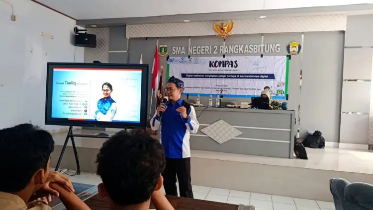 Siswa SMAN 2 Rangkasbitung Antusias Ikuti Edukasi Literasi AI dari Relawan TIK dan IMF