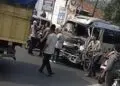 KECELAKAAN LALU LINTAS -- Sebuah kendaraan elf yang membawa rombongan peserta manasik haji dari TK Nurul Bahari, Desa Sidakmukti, Kecamatan Sukaresmi, Kabupaten Pandeglang, mengalami kecelakaan lalu lintas di depan SPBU Saketi, Rabu (21/10/2026). (ISTIMEWA)
