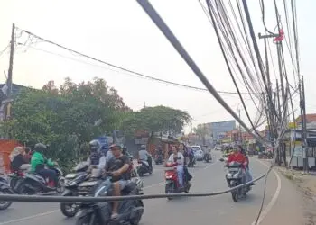 Pemotor Tersangkut Kabel Internet, DPRD Tangsel Desak Penertiban Total