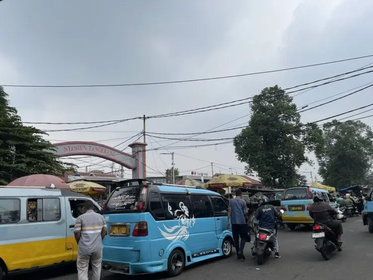 Penataan Stasiun Tangerang Jangan Cuma Menyasar PKL Liar, Parkir Liar juga Mengganggu