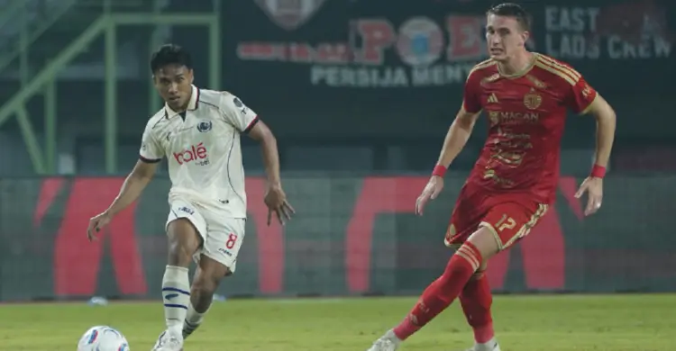 Penyerang asal Swedia, Alexander Thomas Jeremejeff