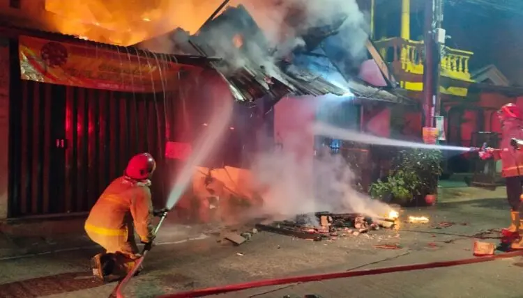 Mesin Pompa Korsleting, Rumah di Villa Pamulang Ludes Terbakar