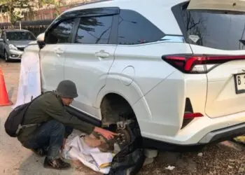 Dua Mobil Jadi Sasaran Pencurian Ban di Parkiran Stasiun Rawa Buntu Serpong