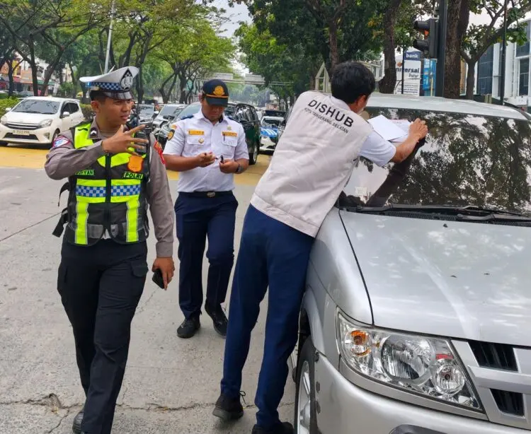 Dishub Tangsel Tertibkan 71 Kendaraan Parkir Liar di Tiga Lokasi