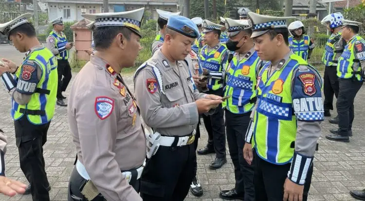 Cegah Judol, Propam Polresta Tangerang Razia Ponsel Anggota