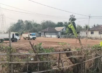Aktivitas Truk Galian Tanah Buat Resah Warga Sindang Jaya