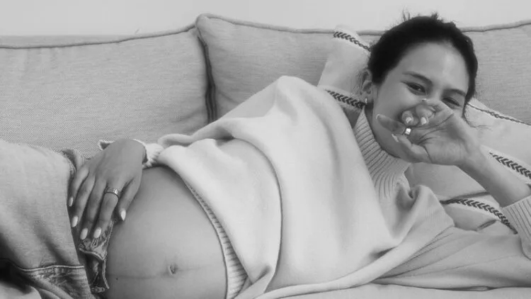 Maudy Ayunda Umumkan Hamil Anak Pertama